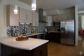 Building Photo - 6336 Beechfield Ave