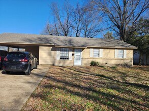 Building Photo - 1402 S McAuley Dr