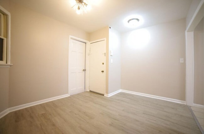 Foto del edificio - 214 Fairmount Ave