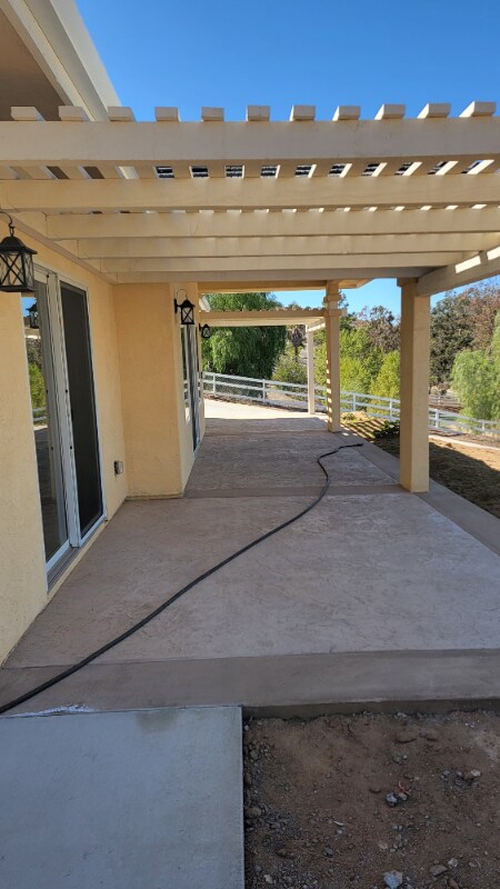 Foto del edificio - 15025 Driftwood Creek Rd