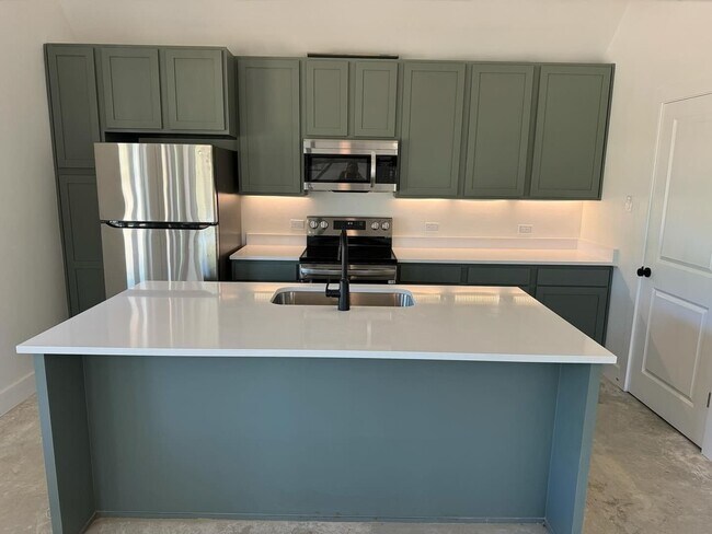 Foto del edificio - 10733 Shady Oaks Dr