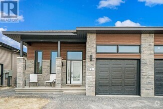 Building Photo - 821 Namur St