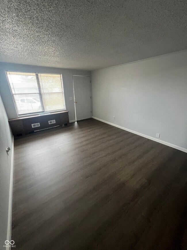 Foto del edificio - 2000 Indianapolis Rd