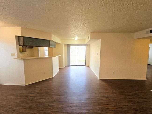 Building Photo - Nice 4 plex unit in NRH