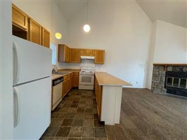 Building Photo - Soda Lakes Condo