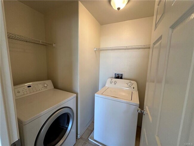 Building Photo - 155 Stepping Stone