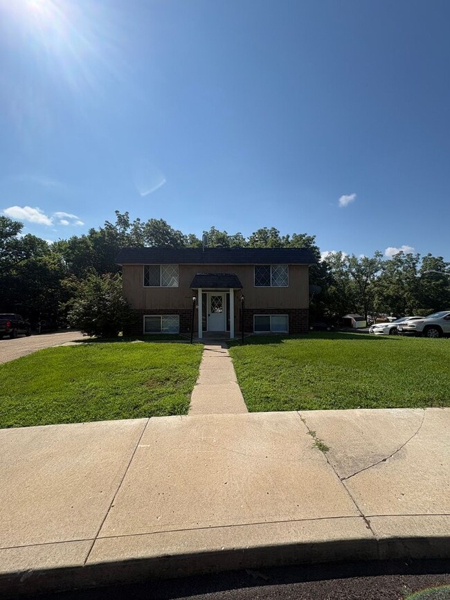 Building Photo - 1504 W Tiffany Ct