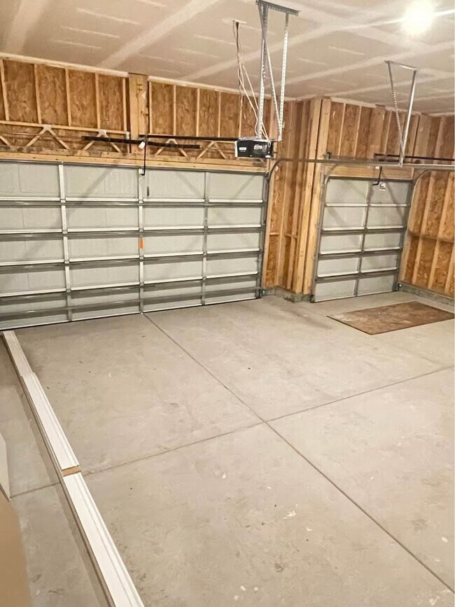 Building Photo - 5496 N Toben Dr