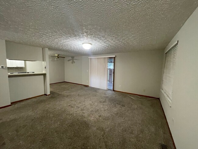 Building Photo - 2506 Burgandy Ln