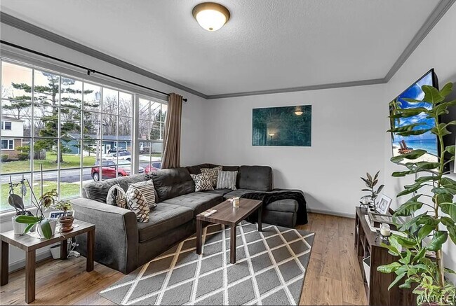 Foto del edificio - 4996 Thurston Ave