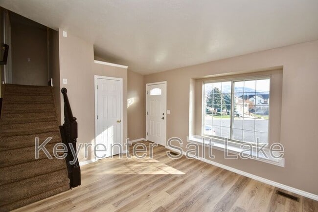 Building Photo - 3061 N 1300 E