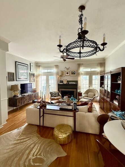 Foto del edificio - 4424 Holland Ave