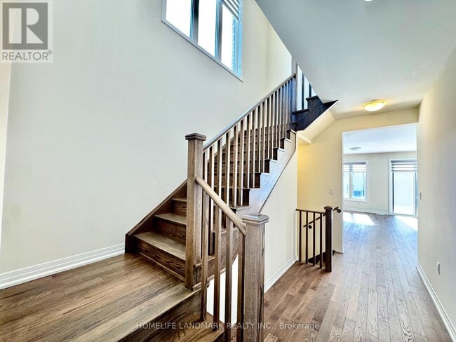 Building Photo - 2910 Nakina St