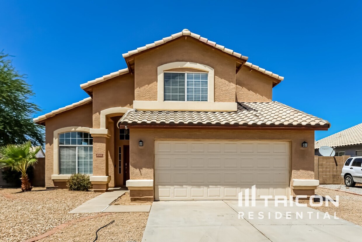Foto principal - 8566 W Denton Ln