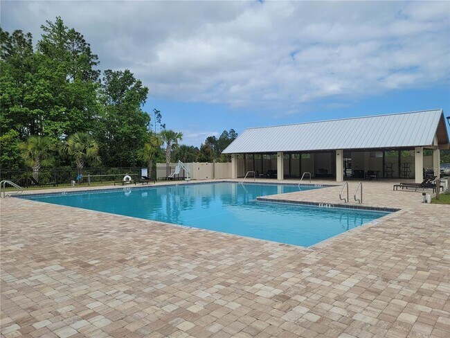 Building Photo - 128 Oakleaf Way
