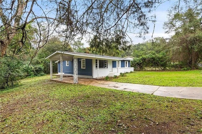 Foto del edificio - 3 bed 1.5 bath Stunner in Mobile