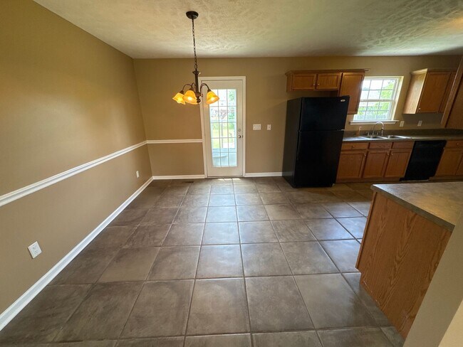 Building Photo - Charming 3/2 Home for Rent in Christiana, TN!