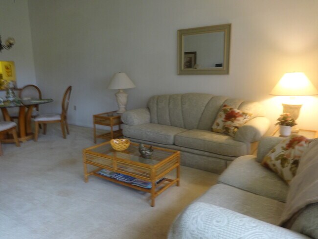 Foto del edificio - 1211 Capri Isles Blvd