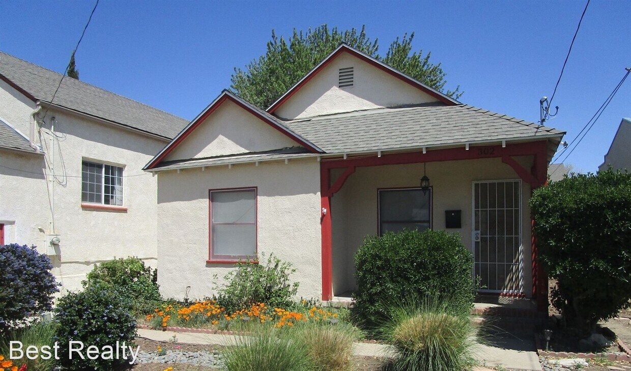 Primary Photo - 2 br, 1 bath House - 302 S. Green Street