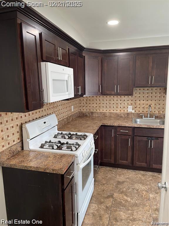 Foto del edificio - 6991 Colonial St