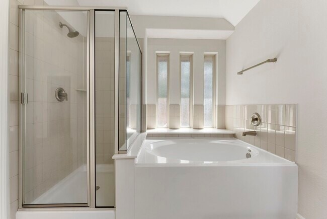 Building Photo - 31 Aventura Pl