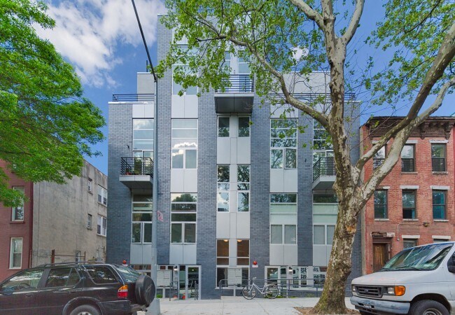 Building Photo - 93 Waverly Avenue