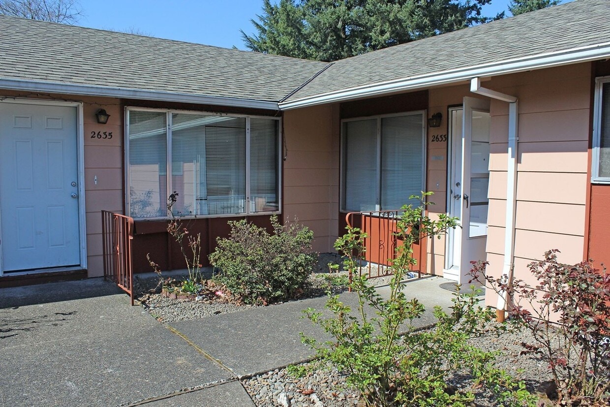 Primary Photo - 2639-2639 SE 119th Ave