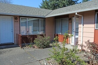 Building Photo - 2639-2639 SE 119th Ave