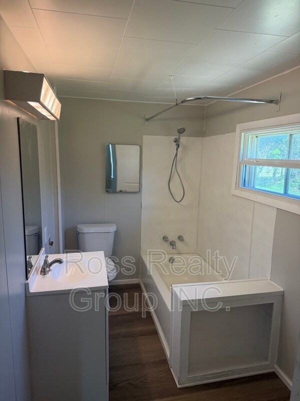 Foto del edificio - 1418 Colburn St