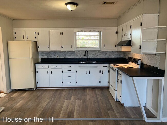 Building Photo - 2 br, 1 bath House - 667 Hwy 64 West
