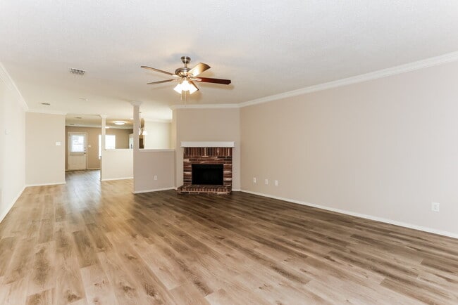 Foto del edificio - 2365 White Pine Dr