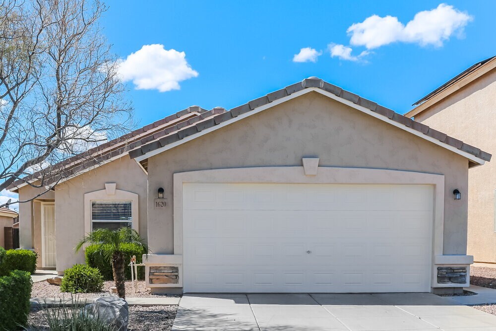 Foto principal - 1620 S 228th Ln