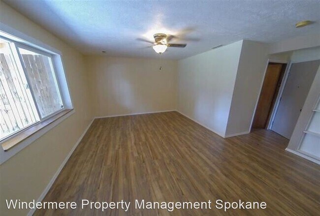 Building Photo - 3 br, 2.5 bath House - 3108 E 33rd