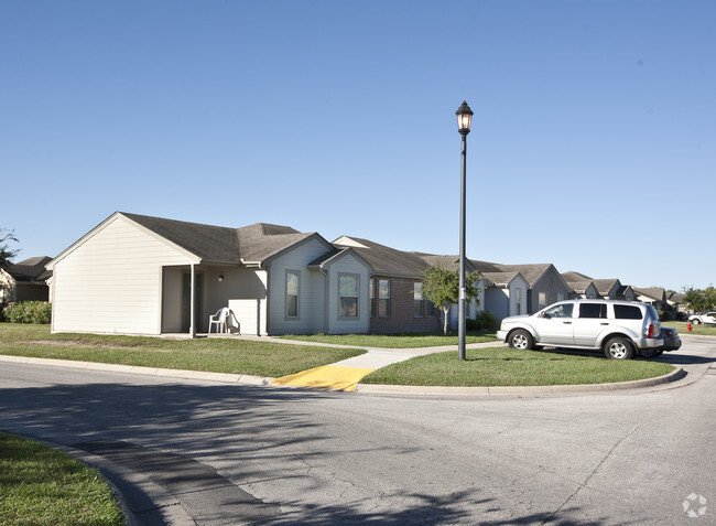 Building Photo - Rancho Del Cielo I & II