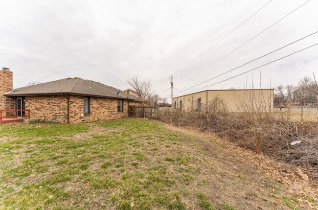 Foto del edificio - 607-609 E Redwood