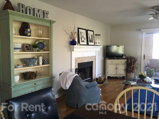 Building Photo - 728 Southwest Dr