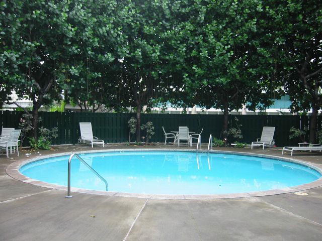 Building Photo - HOLIDAY VILLAGE studio, sec, A/C, lanai, pool