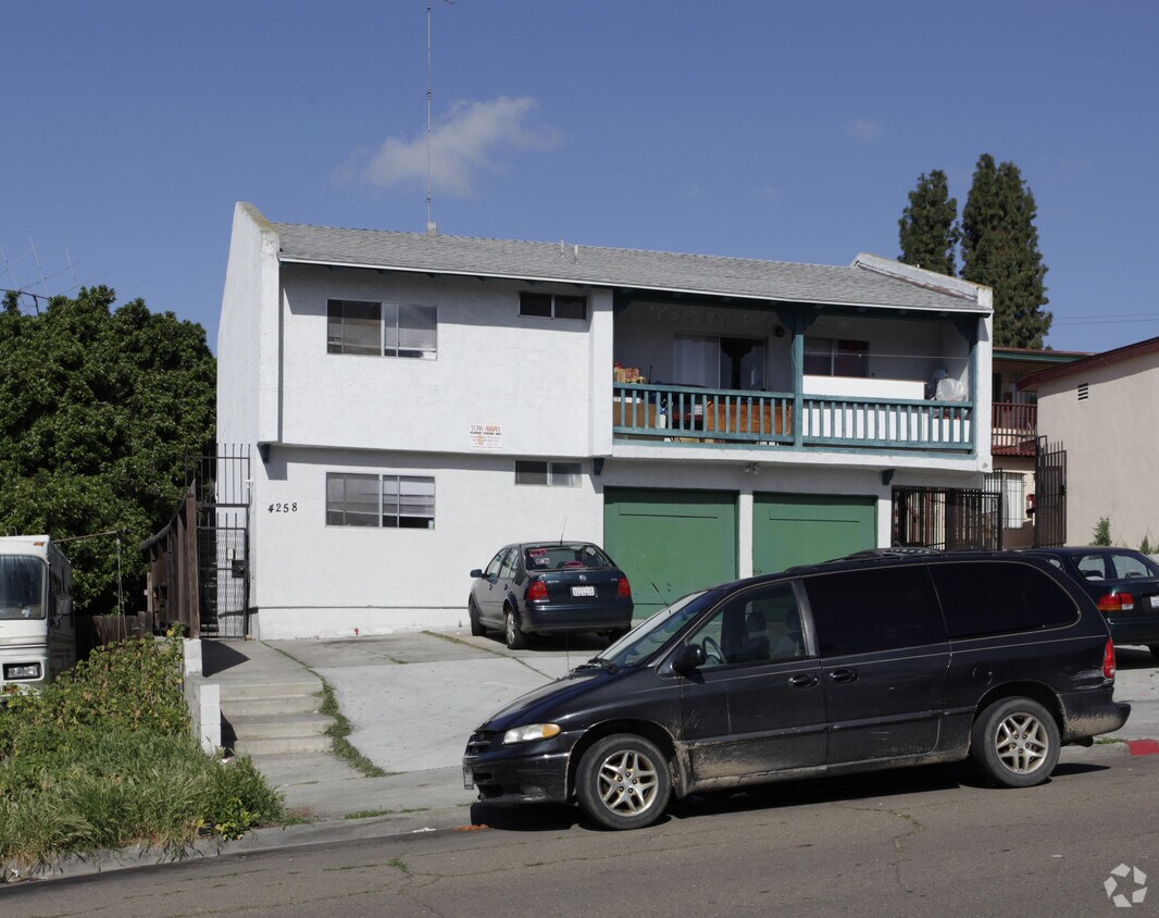 Building Photo - 4258 Altadena Ave