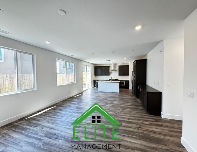 Building Photo - Spacious 4-Bedroom Home in Prime Folsom Lo...