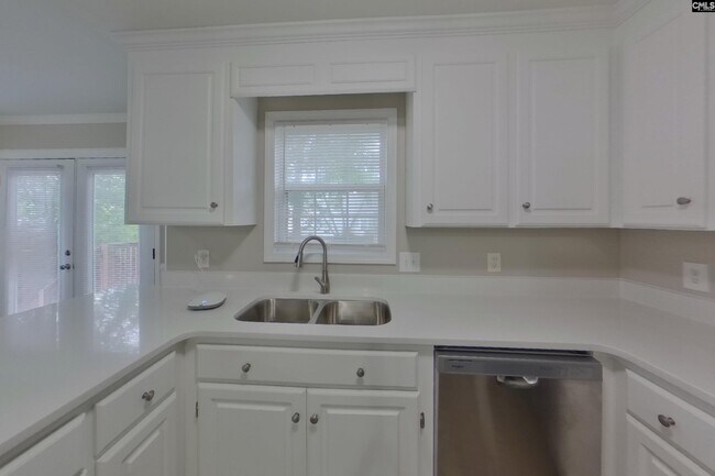 Foto del edificio - 229 Montclaire Cir