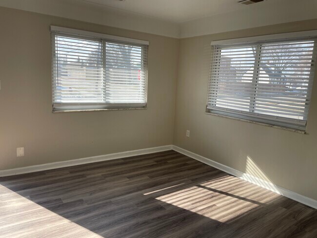 Foto del edificio - 28690 Victor St