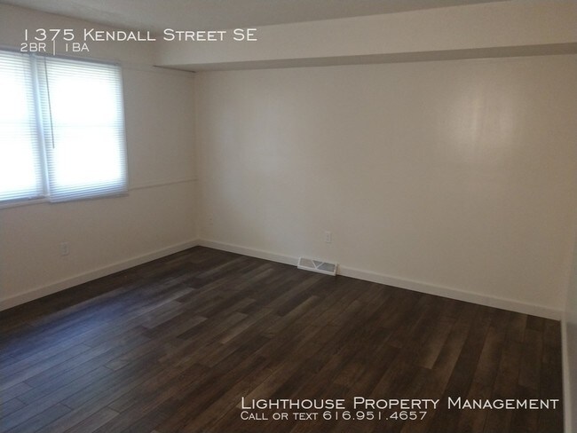 Foto del edificio - Two Bedroom Duplex in Southeast Grand Rapids