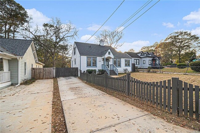 Foto del edificio - 1719 Flat Shoals Rd SE