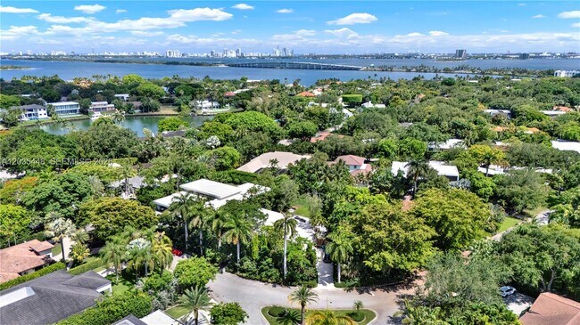 Foto del edificio - 520 Bay Point Rd
