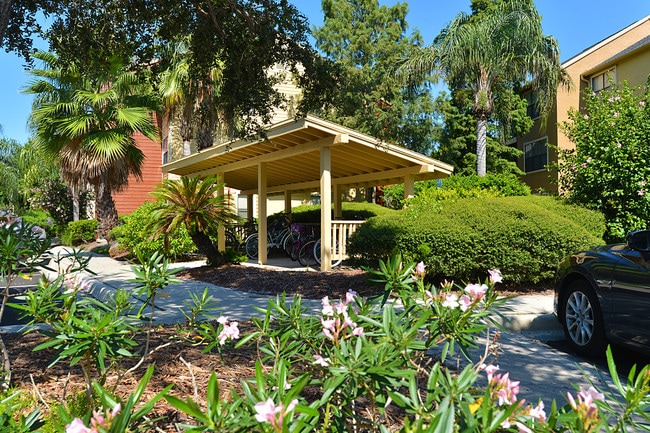 Building Photo - Mandalay on 4th at Baypointe Preserve