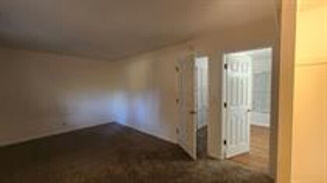 Foto del edificio - 3-Bedroom Condo Near Columbia Jr. College