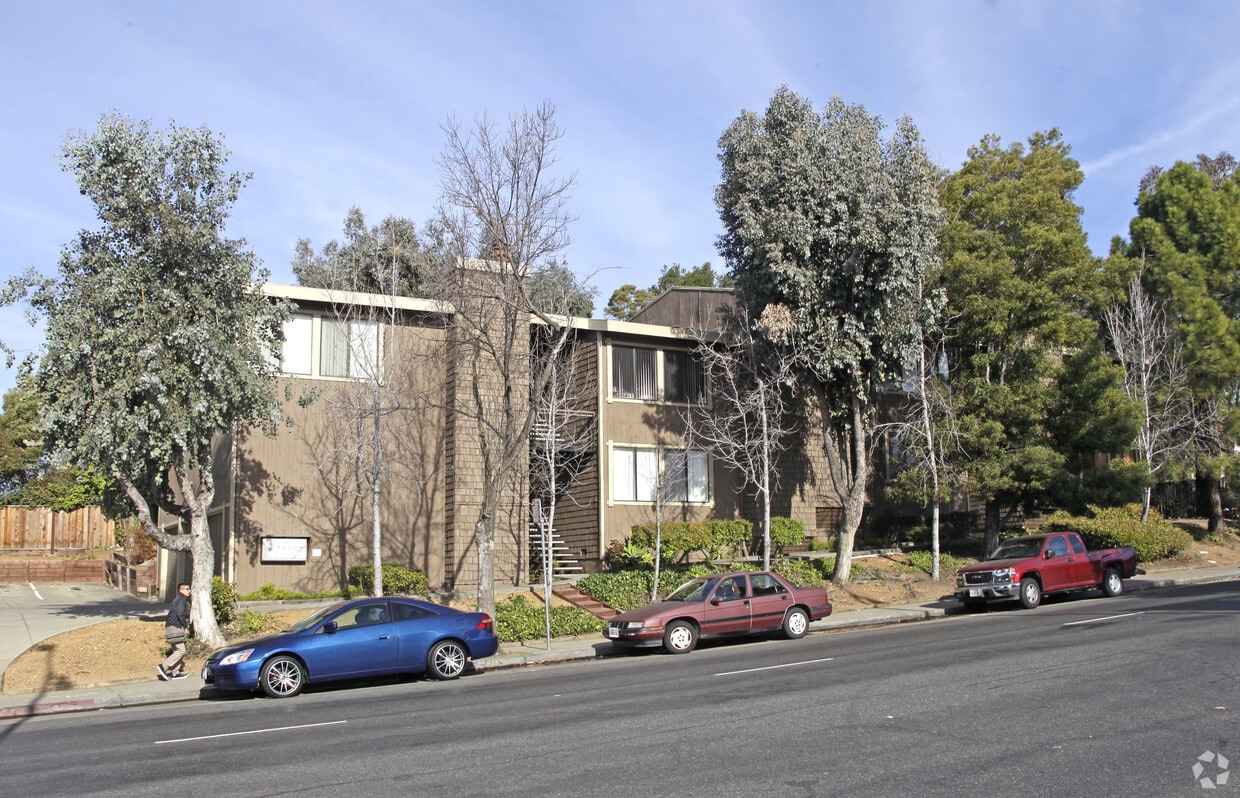 Primary Photo - 3501 35th Ave