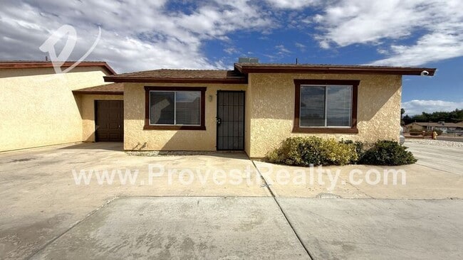 Building Photo - 15952 Sequoia St