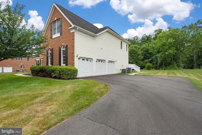 Building Photo - 23353 Lennoxville Way