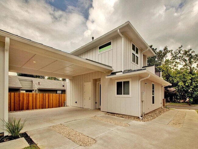Foto del edificio - 4705 Rosedale Ave